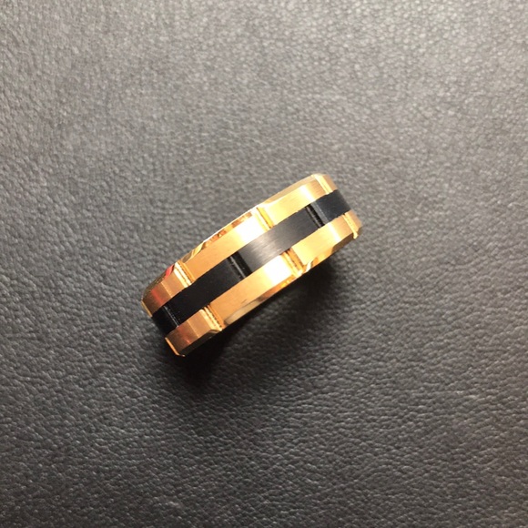 Tungsten Carbide Ring size 10 - Picture 3 of 4